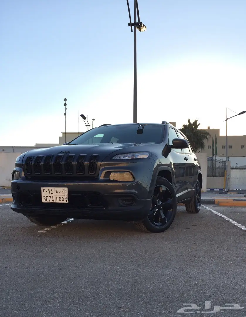 جيب شيروكي 2016 ماشي 4 آلاف  (image 17)