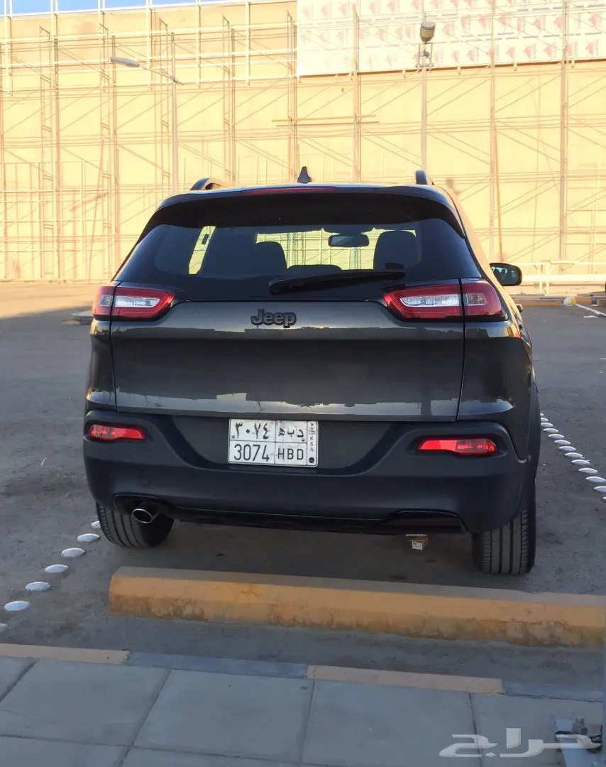 جيب شيروكي 2016 ماشي 4 آلاف  (image 19)