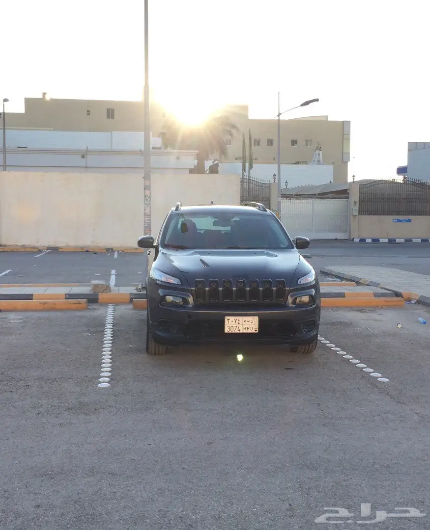 جيب شيروكي 2016 ماشي 4 آلاف  (image 7)