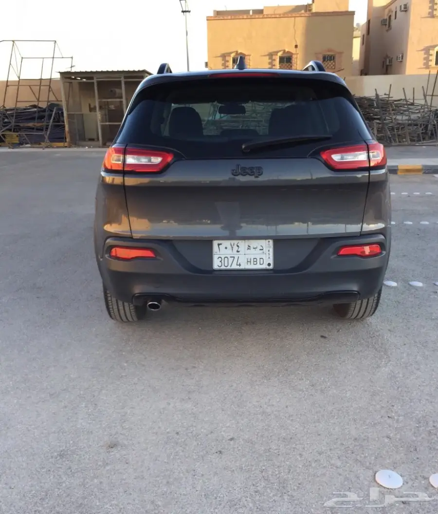 جيب شيروكي 2016 ماشي 4 آلاف  (image 22)