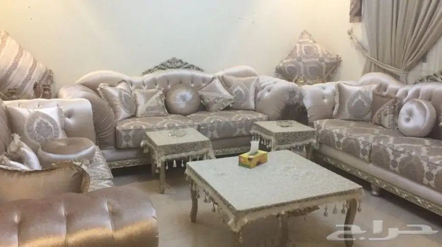 اثاث منزل كامل - شبه جديد - عائلة سورية