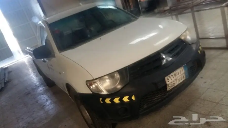 للبيع سياره  هايلكس ميتسوبيشي 