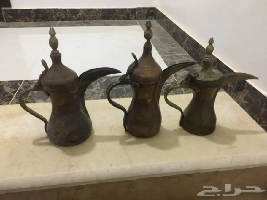 ثلاث دلال منوعه