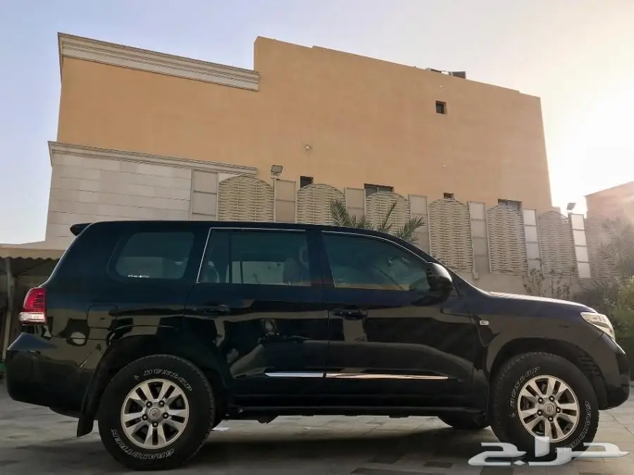 لاندكروزر GXR 2010  (Image 1)