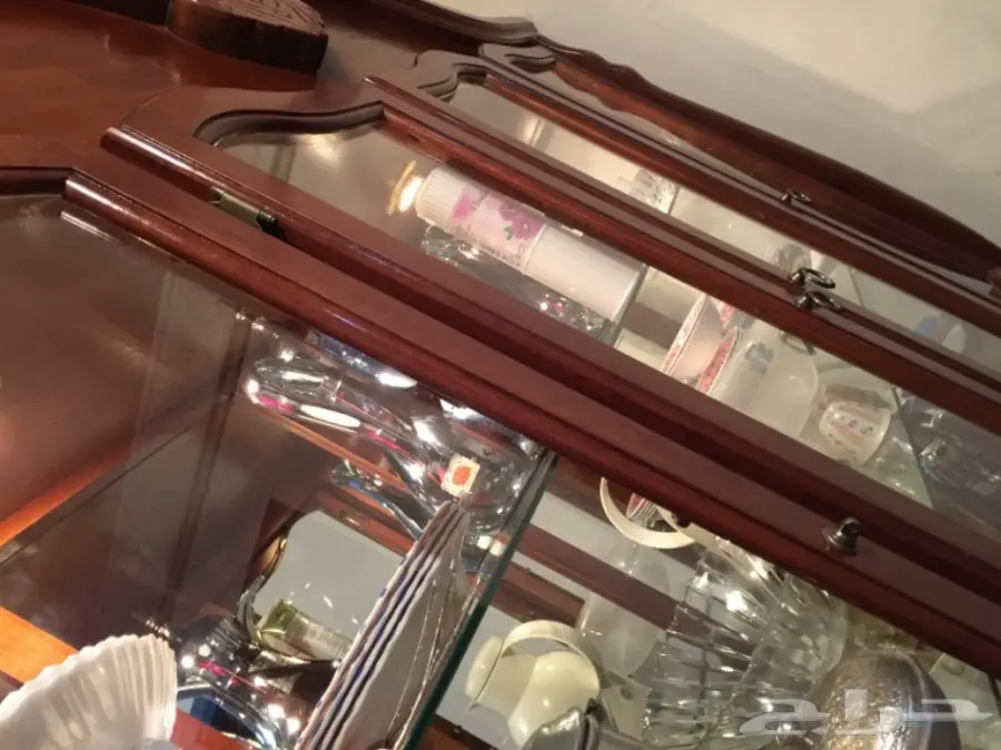 دولاب قزاز لتحف والكرستالات (image 4)