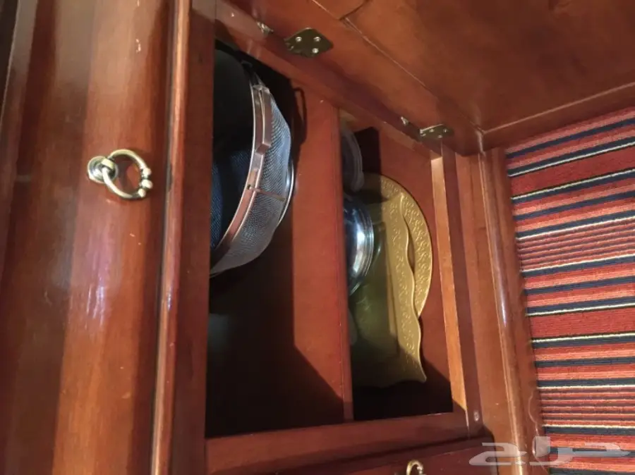 دولاب قزاز لتحف والكرستالات (image 5)