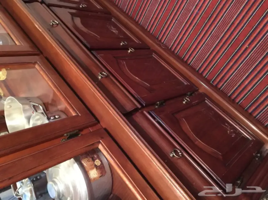 دولاب قزاز لتحف والكرستالات (image 9)