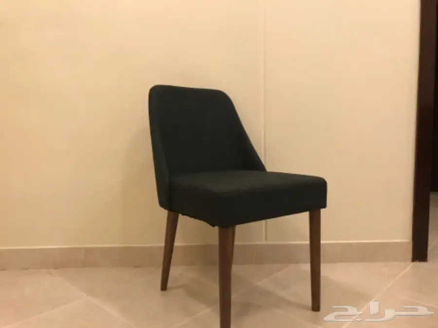 طاولة طعام انيقة - ابيات (image 1)