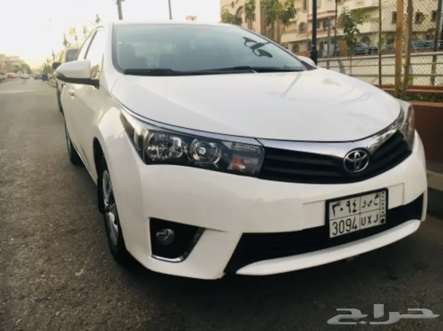 للبيع كورولا 2015 نظيفة جدا (image 1)