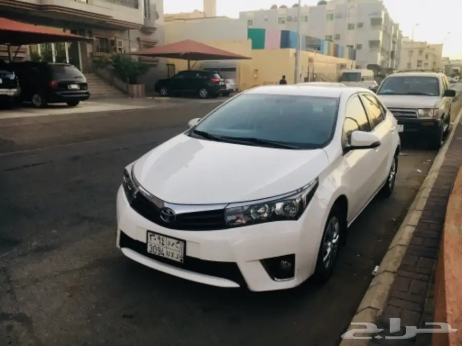 للبيع كورولا 2015 نظيفة جدا (image 2)