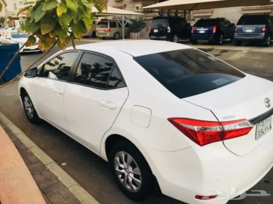 للبيع كورولا 2015 نظيفة جدا (image 12)
