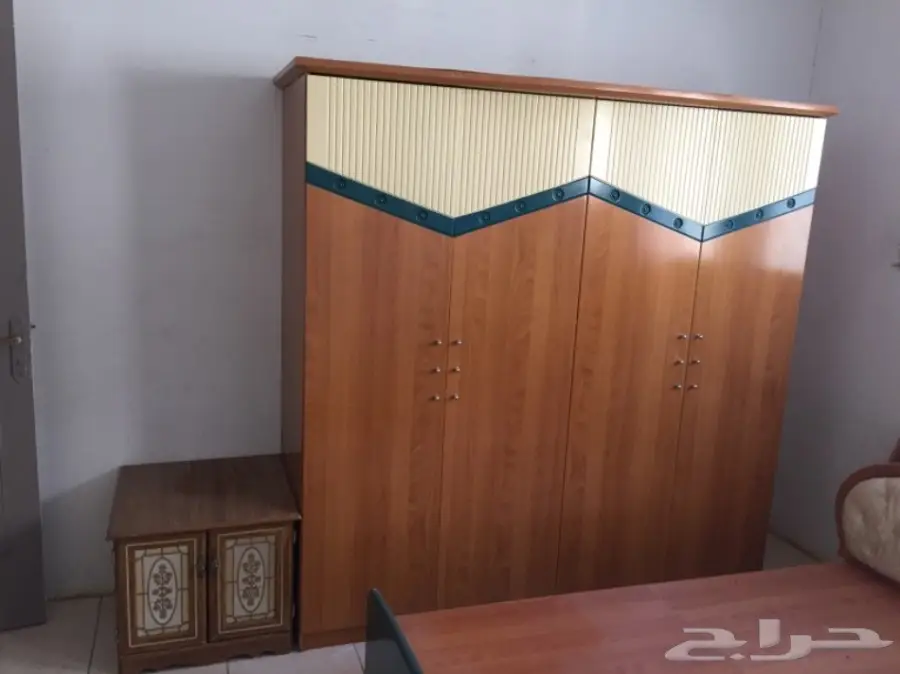 اثاث للبيع  بحالة ممتازة  (image 1)