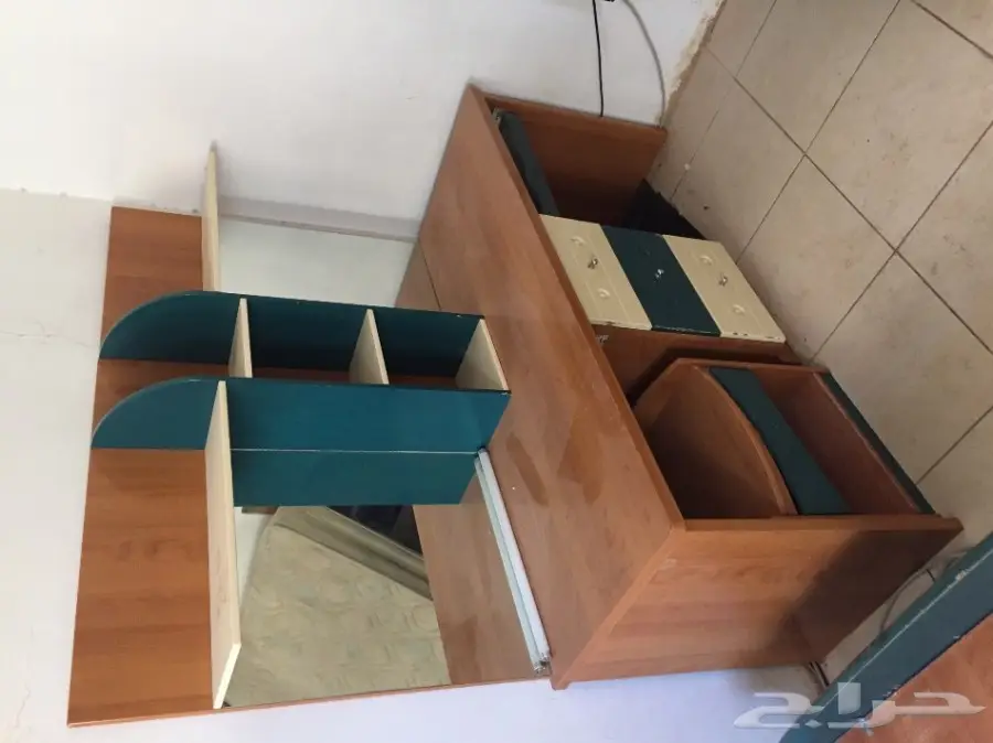 اثاث للبيع  بحالة ممتازة  (image 2)