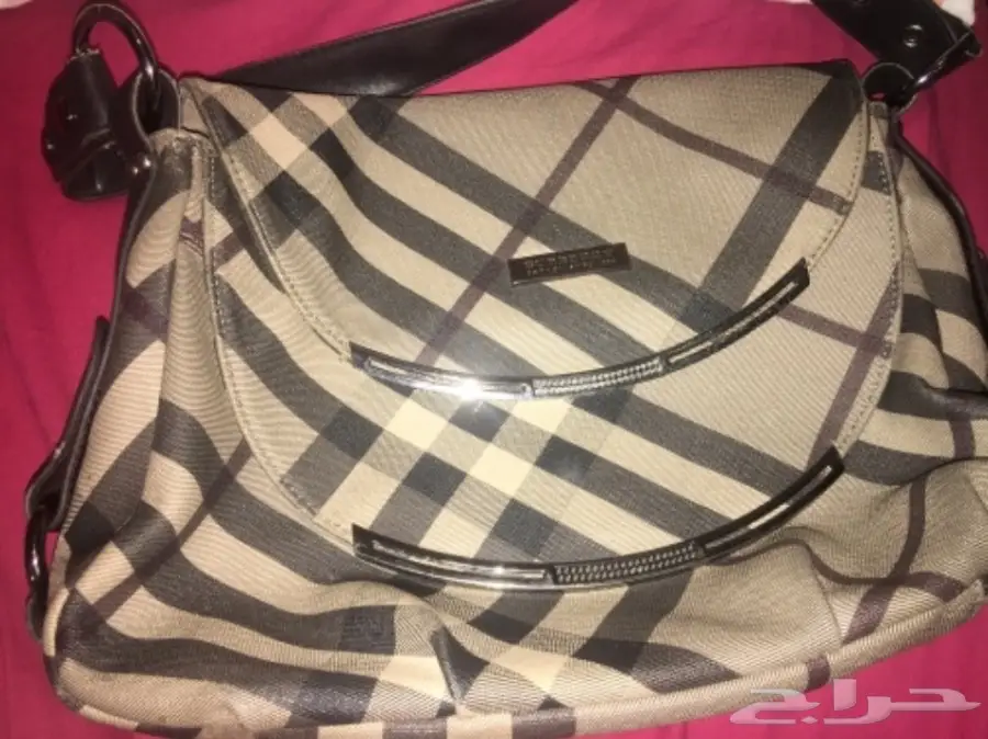 شنطه بيربيري وجزمه نايك نسائيه (image 5)