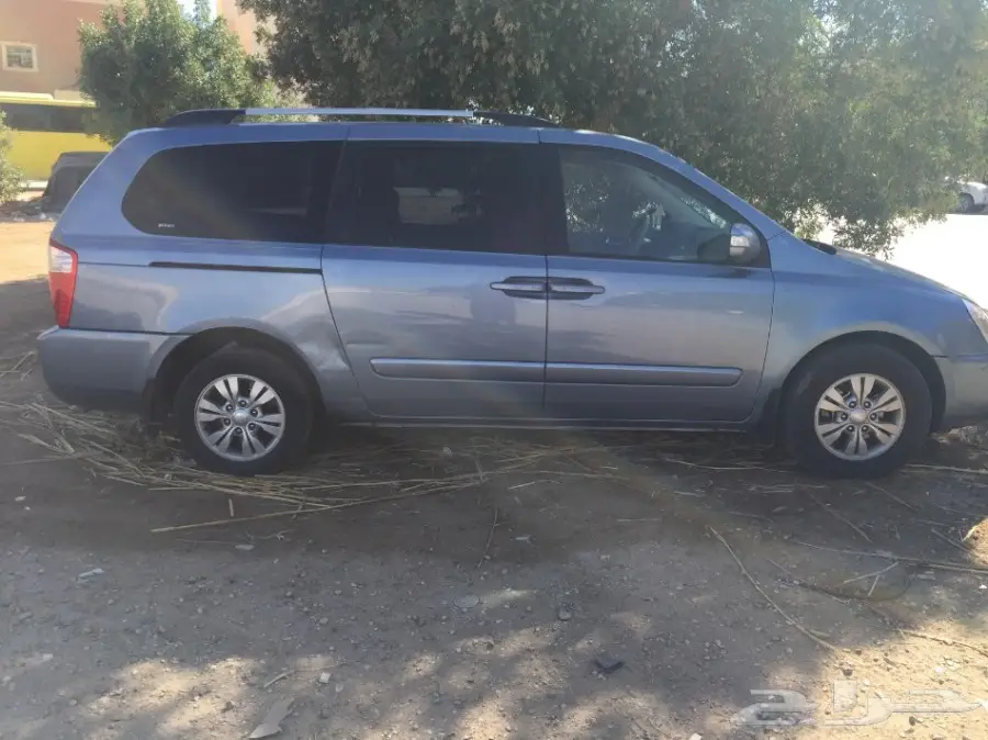 كيا كرنفال 2012 للبيع او البدل بسيارة صغيرة (image 8)