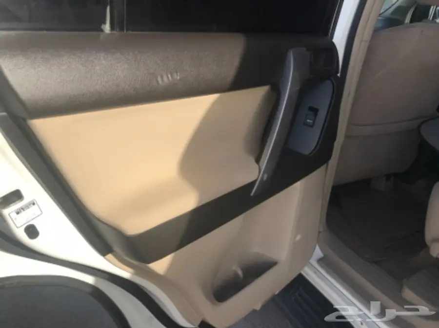 عاجل للبيع برادو 2012 نظيف للمستخدم فقط (image 7)