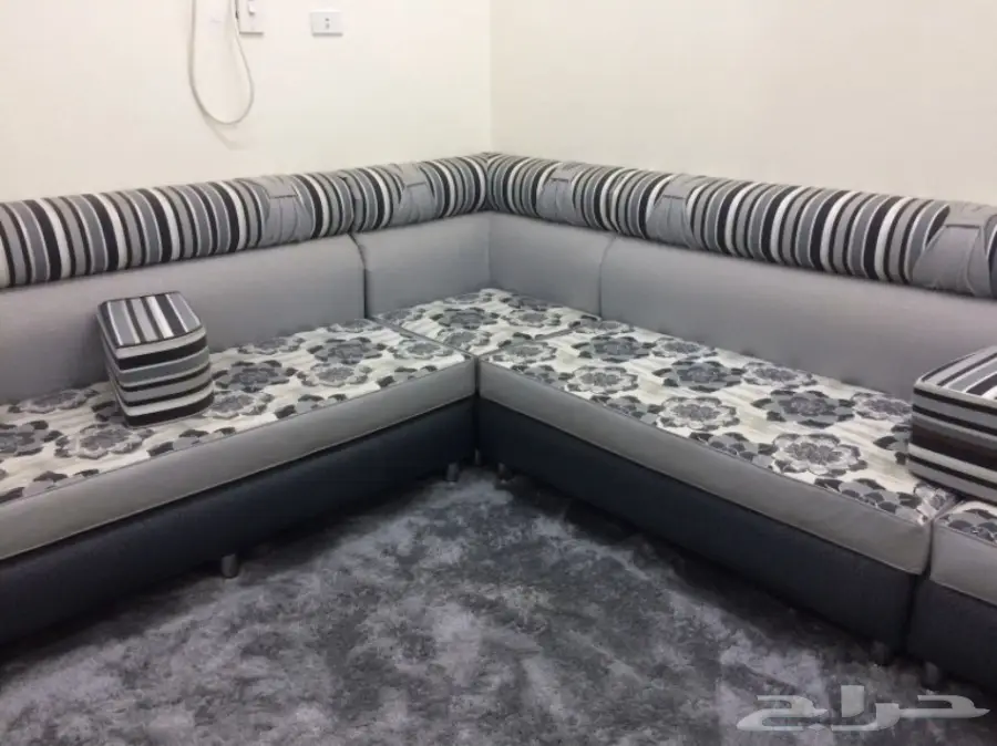 كنب مجلس رجال ونسائي للبيع  (image 2)