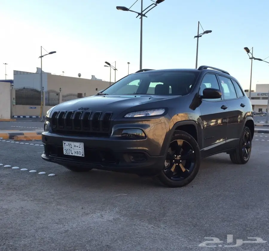 جيب شيروكي 2016 ماشي 4 آلاف  (image 18)