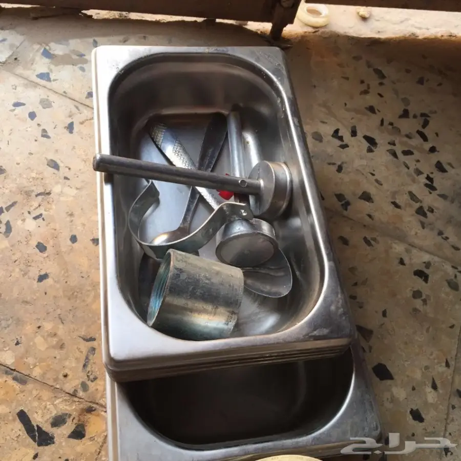 ثلاجات وغازات واله شاورما للبيع  (image 38)