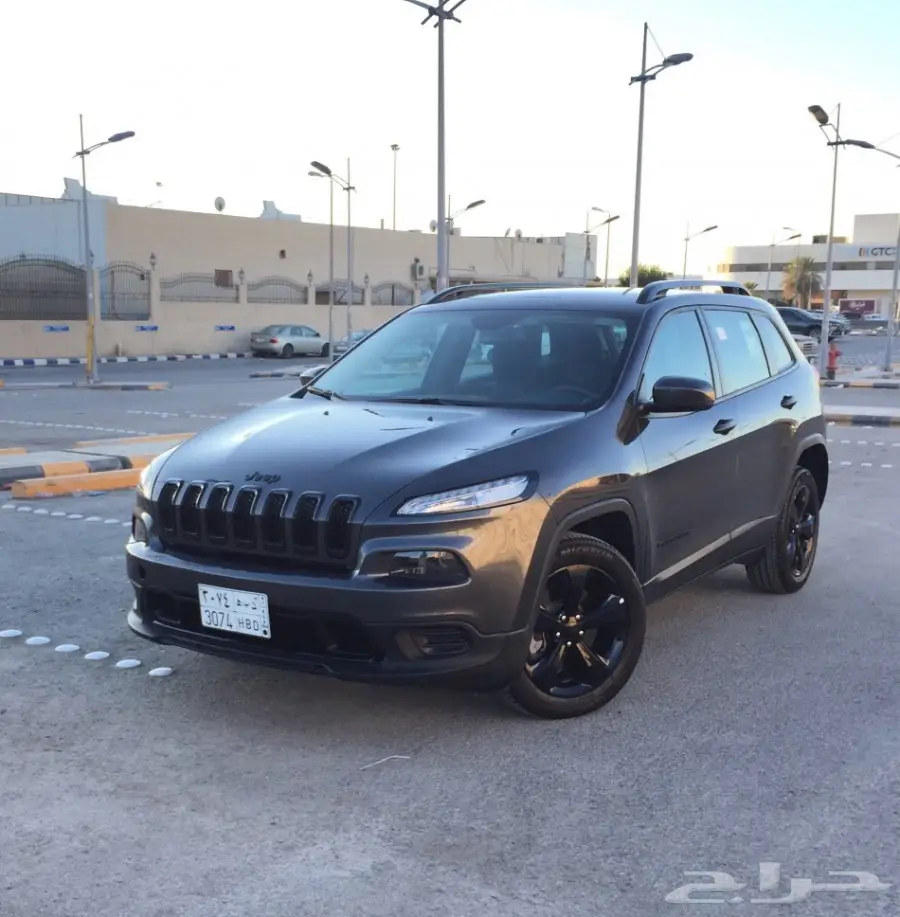 جيب شيروكي 2016 ماشي 4 آلاف  (image 20)