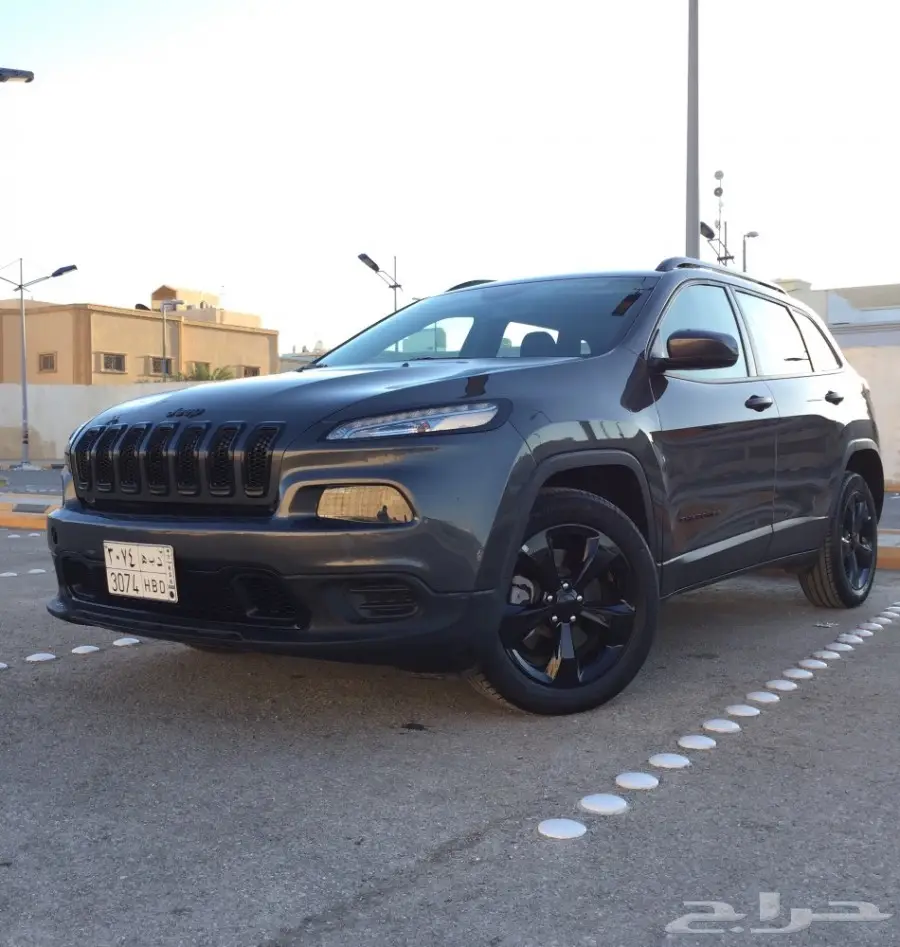 جيب شيروكي 2016 ماشي 4 آلاف  (image 1)