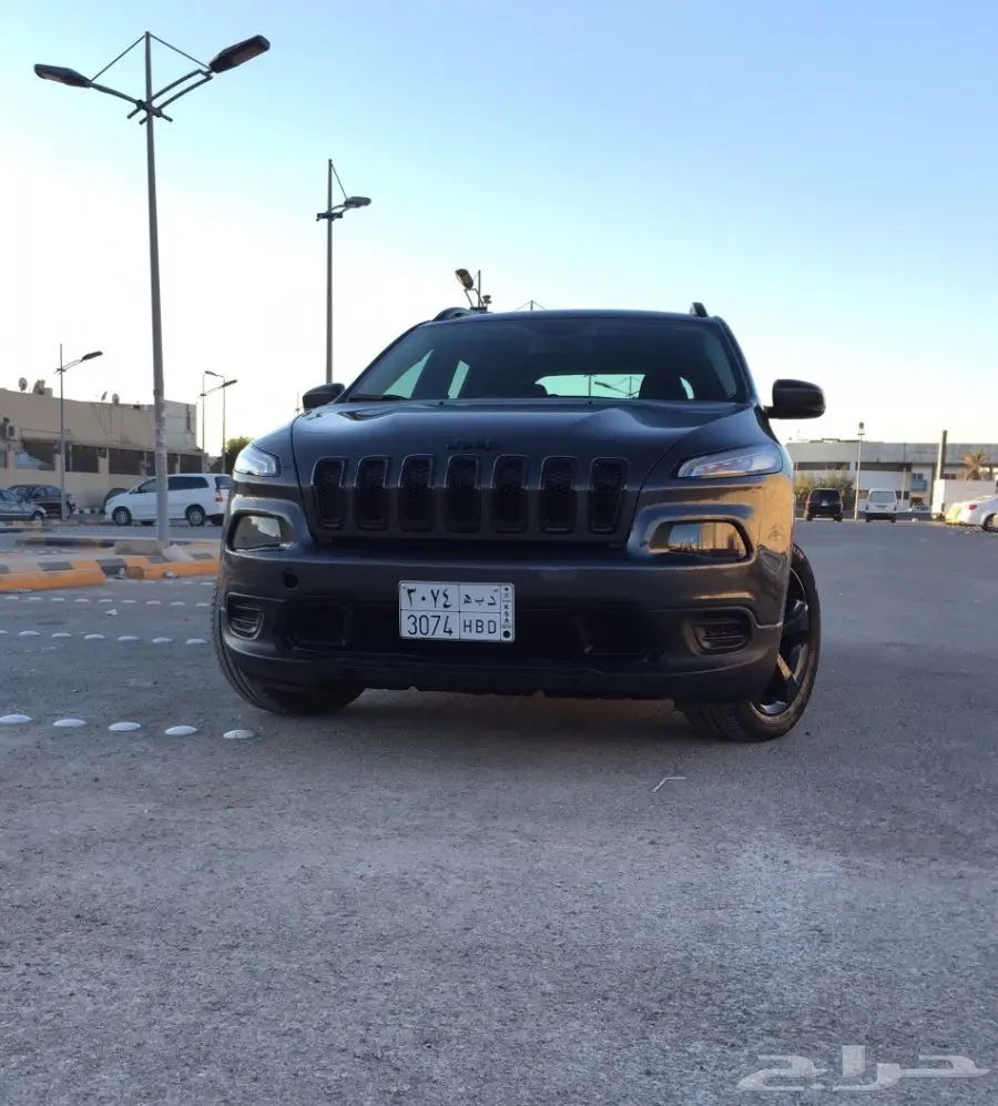 جيب شيروكي 2016 ماشي 4 آلاف  (image 21)