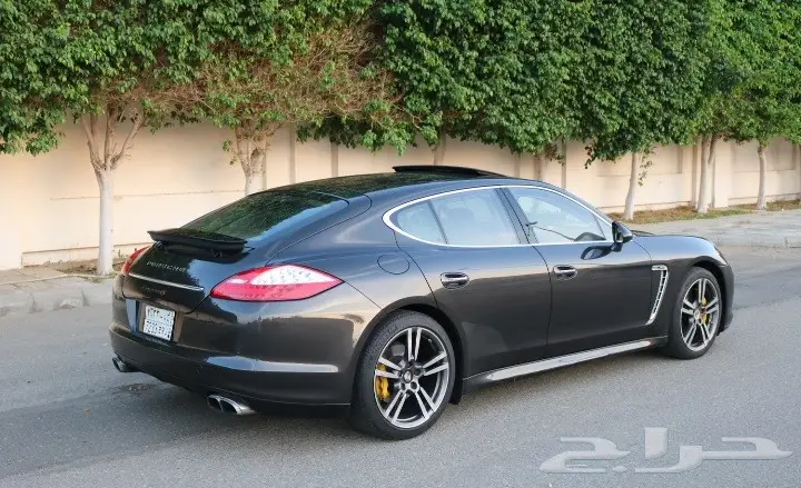 باناميرا 4S موديل 2010 بودي وكالة - مشي قليل (image 4)