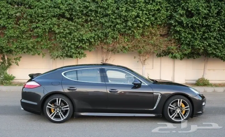 باناميرا 4S موديل 2010 بودي وكالة - مشي قليل (image 5)