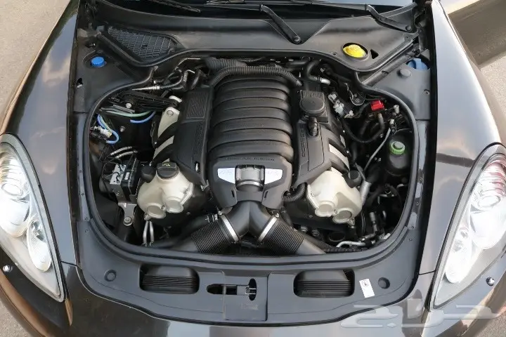 باناميرا 4S موديل 2010 بودي وكالة - مشي قليل (image 8)