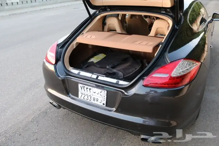 باناميرا 4S موديل 2010 بودي وكالة - مشي قليل (image 9)