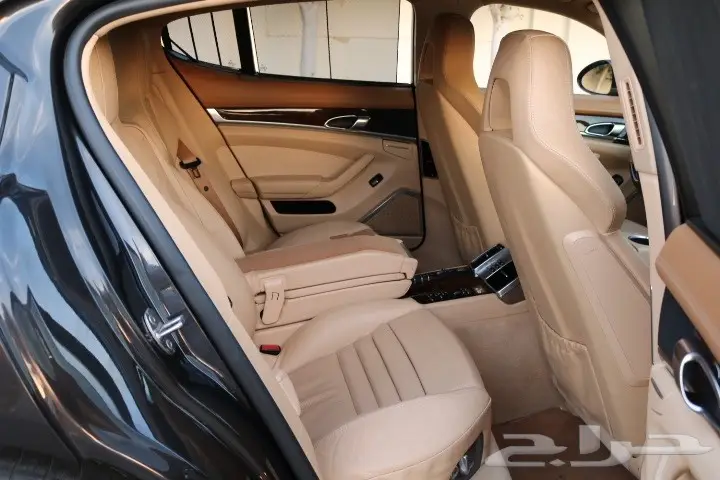 باناميرا 4S موديل 2010 بودي وكالة - مشي قليل (image 11)