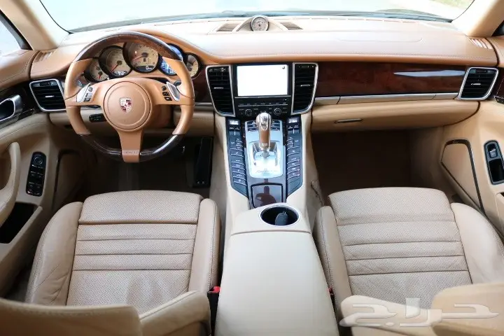 باناميرا 4S موديل 2010 بودي وكالة - مشي قليل (image 15)