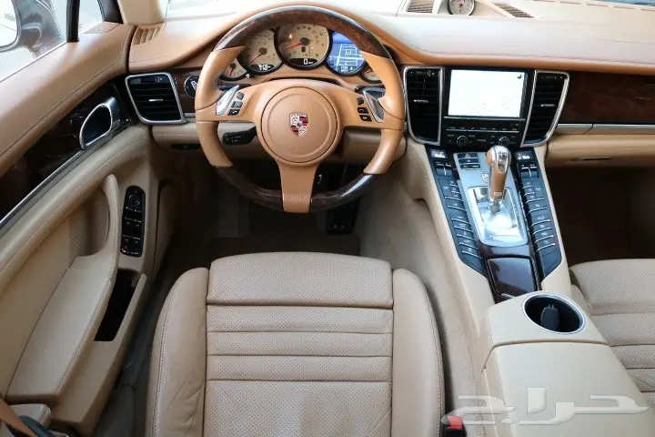 باناميرا 4S موديل 2010 بودي وكالة - مشي قليل (image 16)