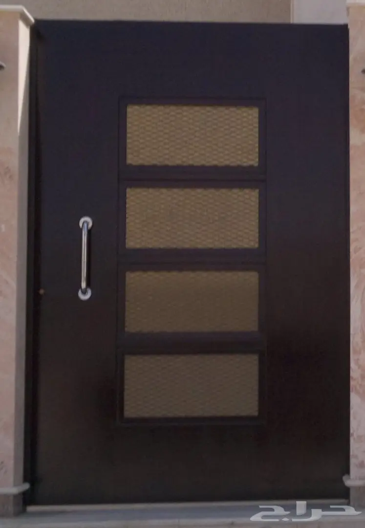 أبواب ودرايش خشب وحديد مع قزاز - فرصة للبيع! (image 4)