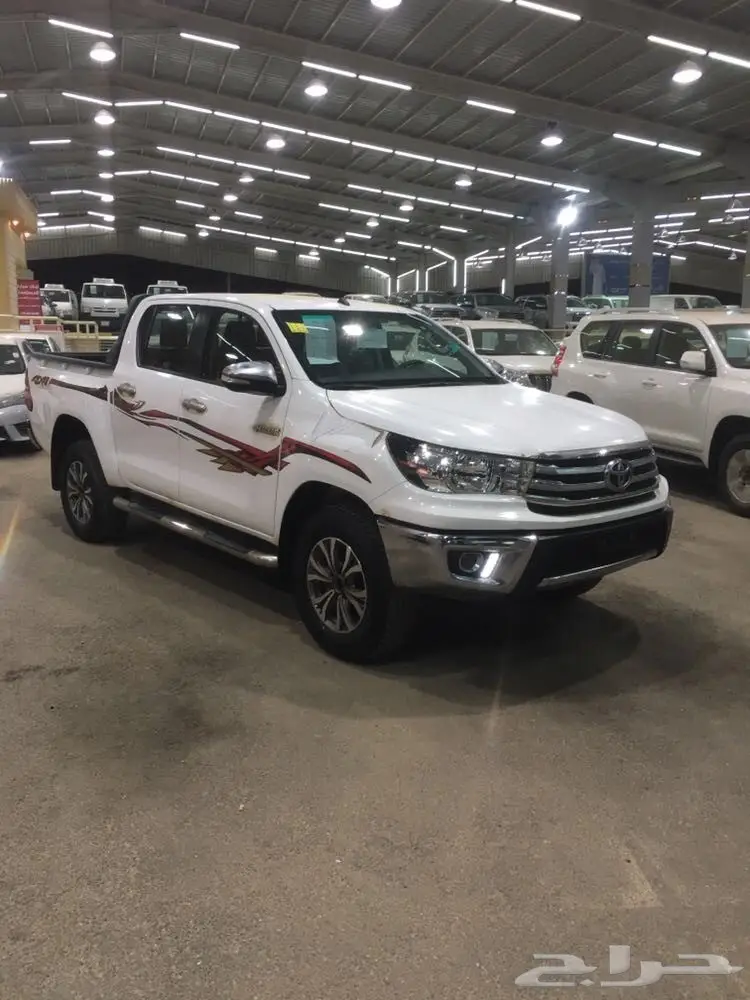 تويوتا هايلوكس غمارتين دبل توماتيك موديل 2017 (image 3)