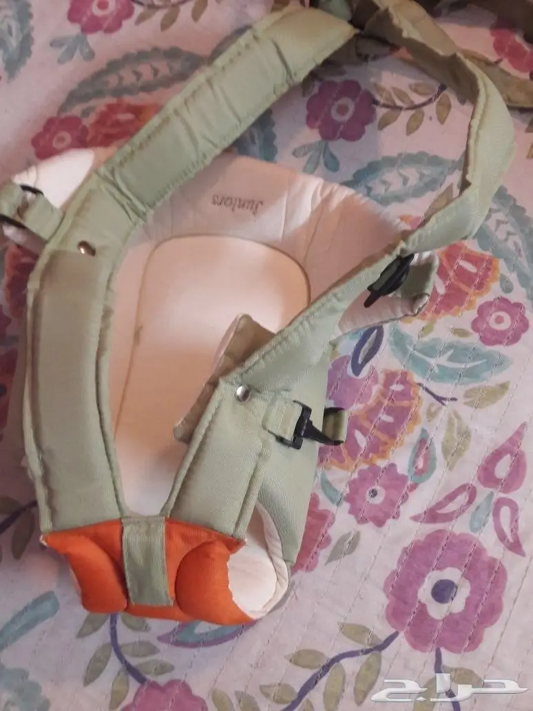 سرير مواليد سماوي و حمالة طفل  (image 3)