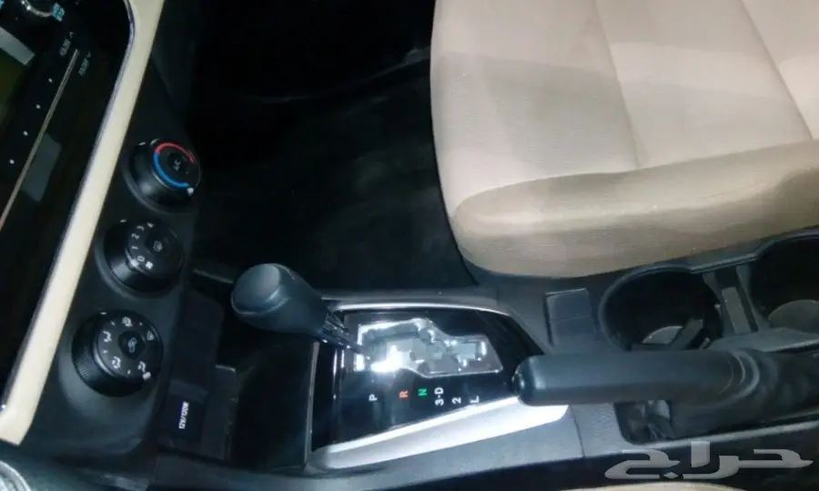 للبيع سياره كرولا 2014 نص فل (image 6)