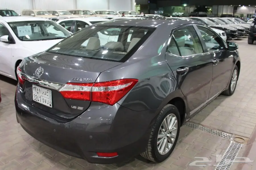 تويوتا كورولا نص فل موديل 2016 (image 5)