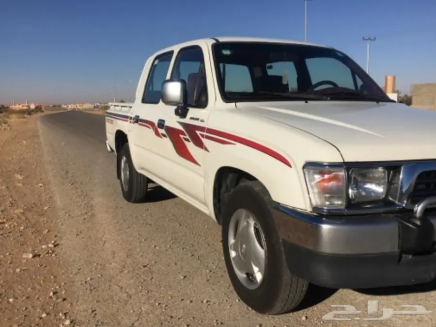 للبيع هايلكس 2000 غمارتين GL نظيف (image 1)