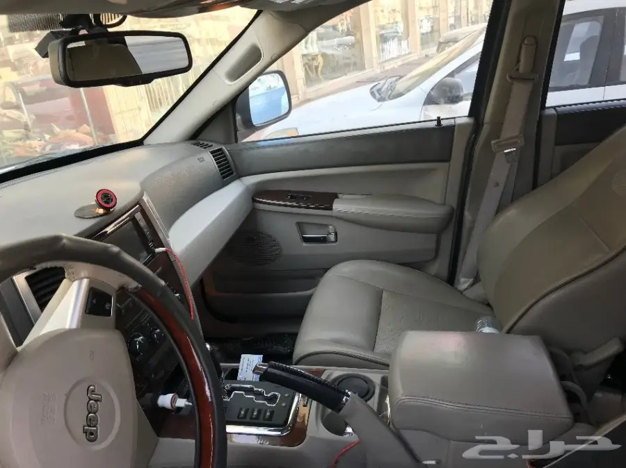 جيب جراند شيروكي 2009 - فئة اوفرلاند - ماشي قليل جدًا! (image 2)