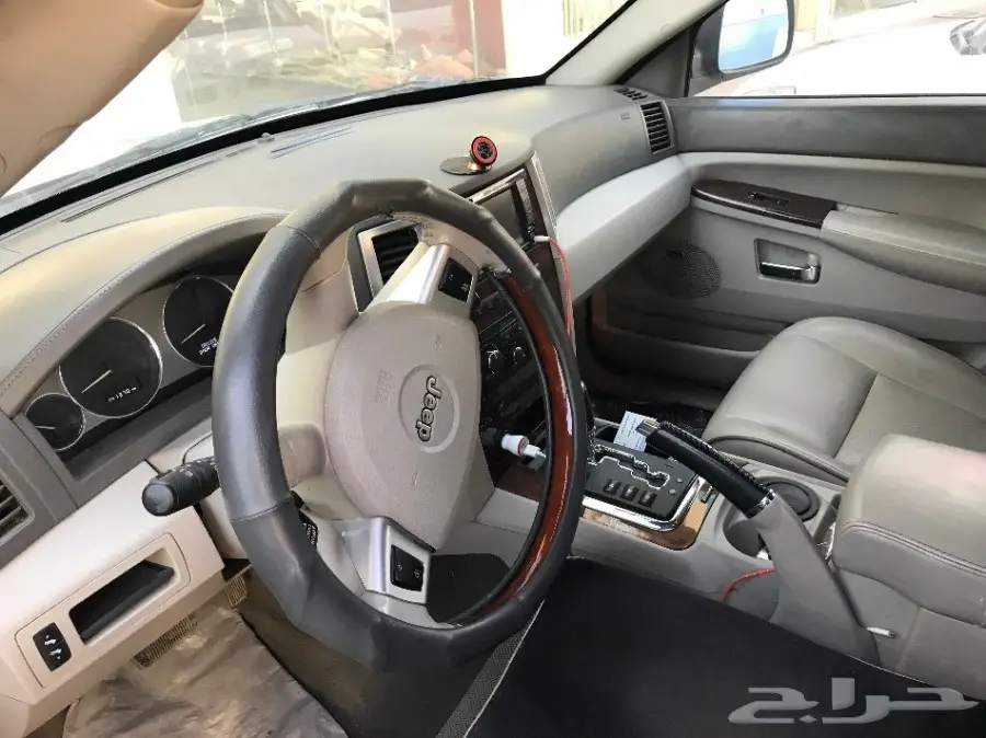 جيب جراند شيروكي 2009 - فئة اوفرلاند - ماشي قليل جدًا! (image 5)