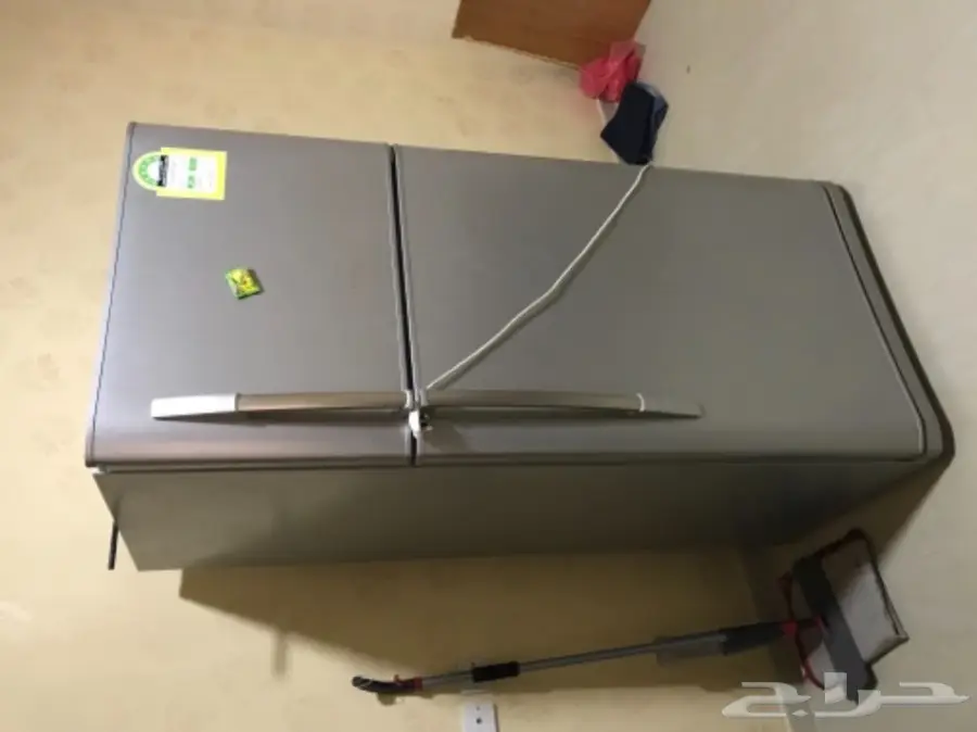 ثلاجة للبيع 