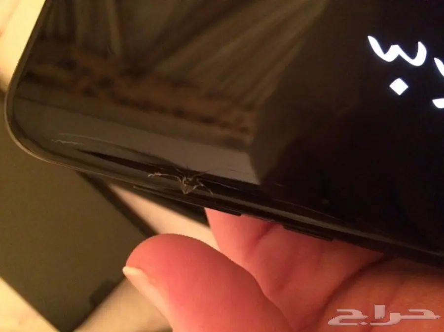 S8بلس الشاشة الخارجية فيها كسر  (image 1)