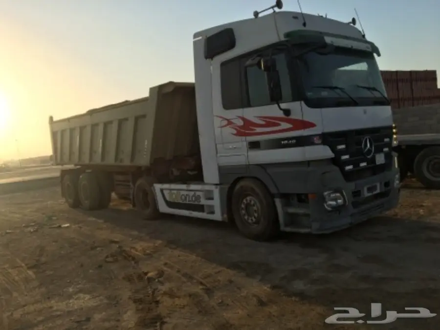 للبيع اكترس مع صندوق وسطحه (image 2)