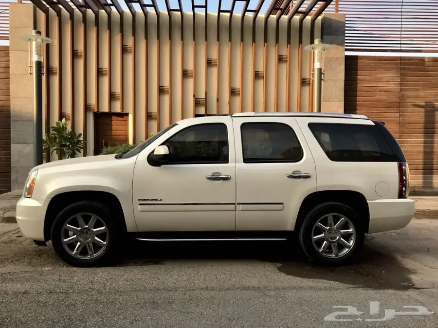 يوكن ديناليyukon DENALI 2014 لؤلؤي سعودي (image 5)