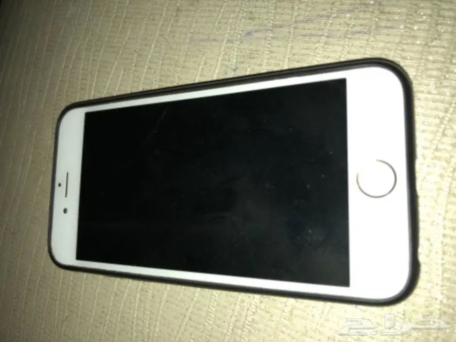 ايفون 6s للبيع على السومة نظيف تقريبا ويشتغل 