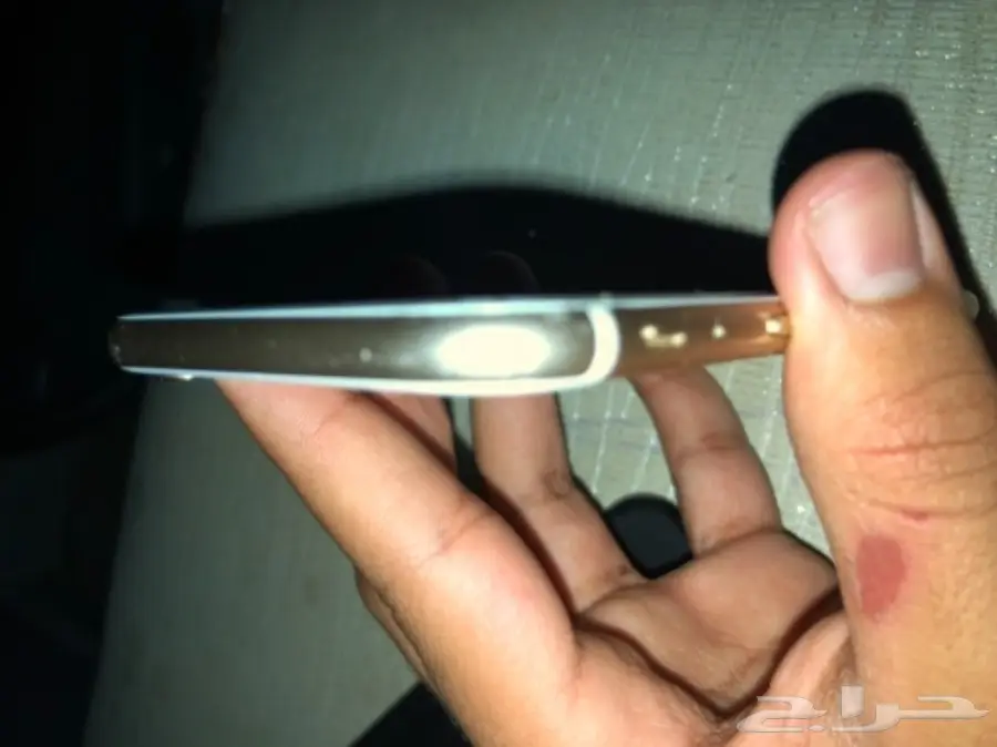 ايفون 6s للبيع على السومة نظيف تقريبا ويشتغل  (image 5)