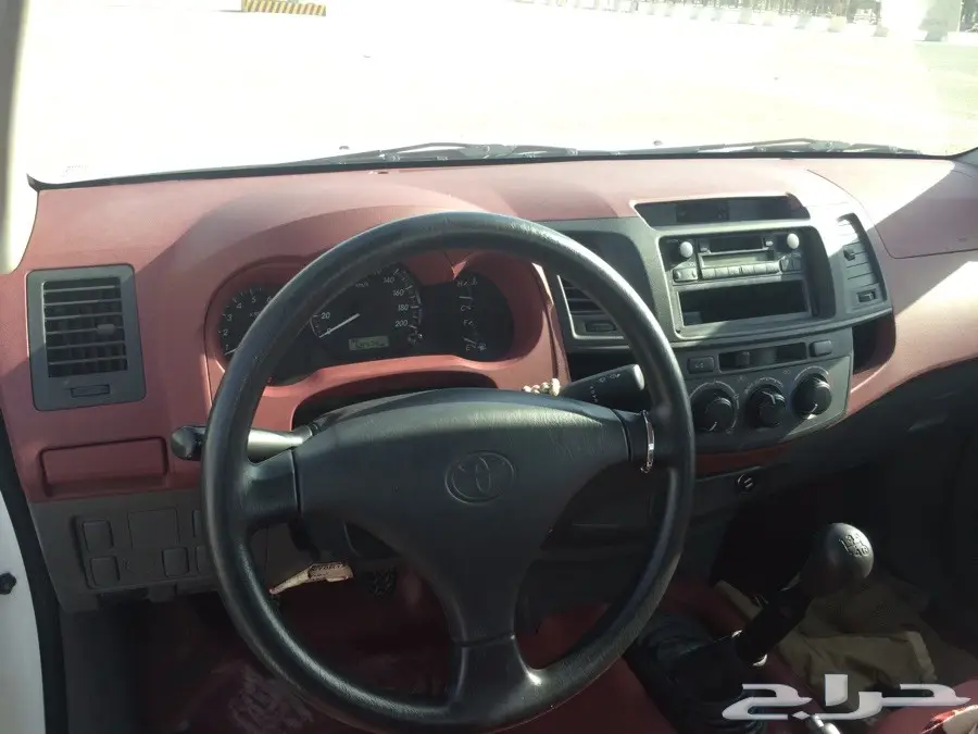 اللي يخبر لي هايلكس يدخل 