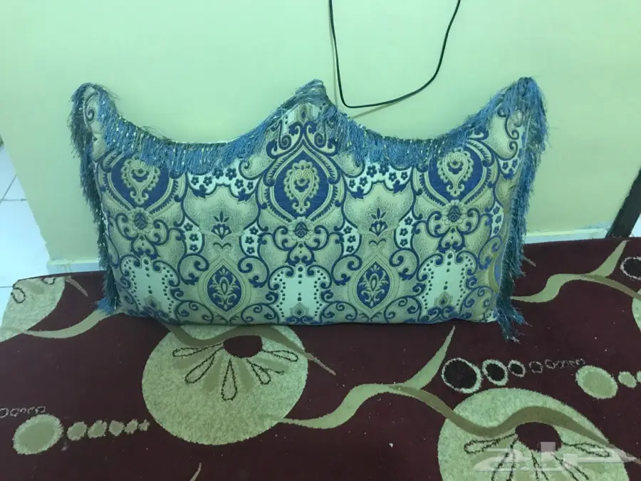 عفش - يوجد13مسند+4تكايه