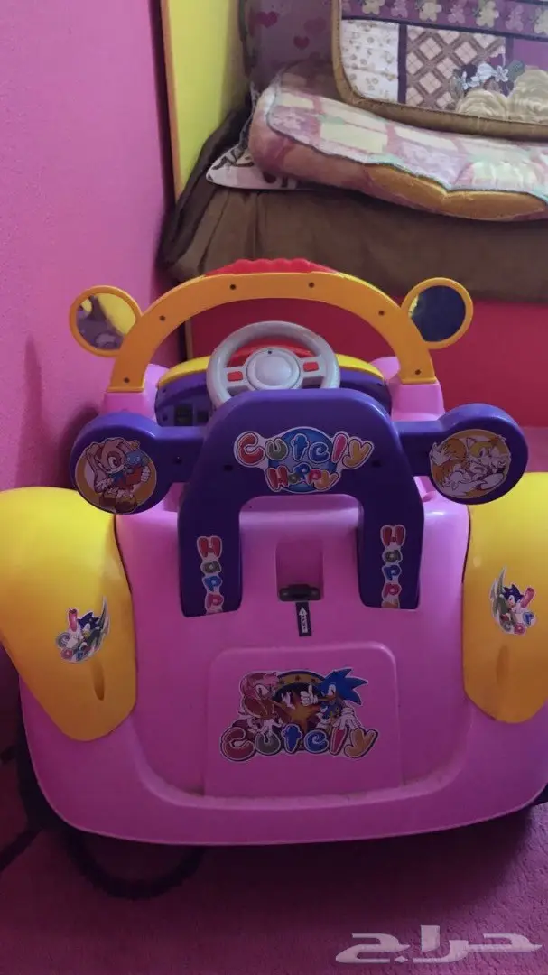 سيارة اطفال مع الشاحن 